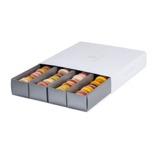 Charger l'image dans la galerie, Chemin de table (dépliant) - 32 macarons